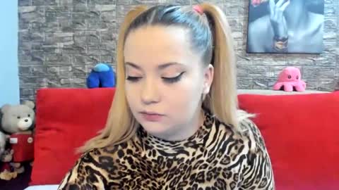 Snapshot of kalindahot chatting on 12.20.25 kalindahot online show from 12.20.25