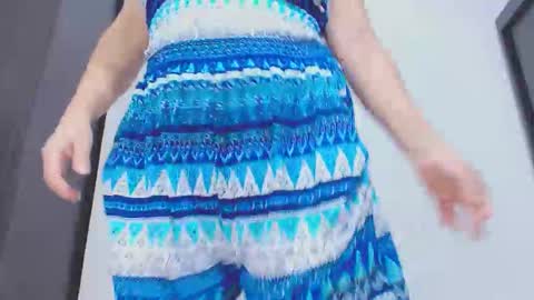 Snapshot of kally_higgins chatting on 11.09.25 Hannah online show from 11.09.25