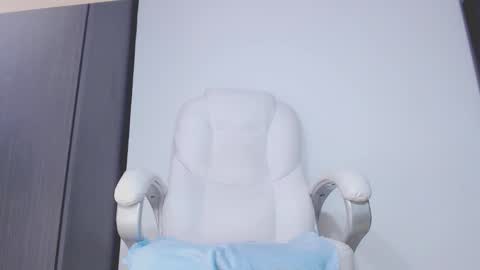 Snapshot of kally_higgins chatting on 12.14.25 Hannah online show from 12.14.25