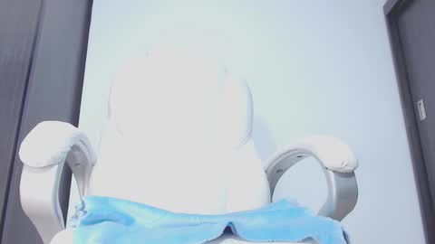 Snapshot of kally_higgins chatting on 12.16.25 Hannah online show from 12.16.25