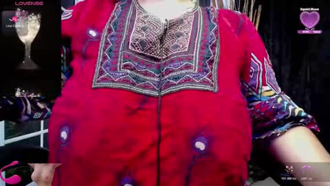 Snapshot of kalpananaisha_ chatting on 11.12.25 Alisha online show from 11.12.25