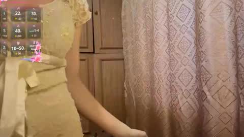 Mari  Simmons online show from 11.21.25