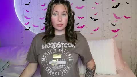 Snapshot of kamrynmarie69 chatting on 11.19.25 kamrynmarie69 online show from 11.19.25