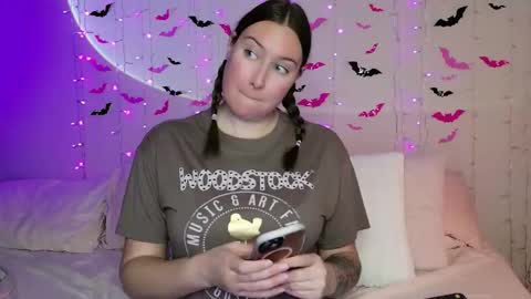 Snapshot of kamrynmarie69 chatting on 11.23.25 kamrynmarie69 online show from 11.23.25