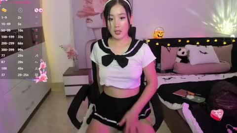 Snapshot of kamyelia chatting on 10.25.25 Kamy THX for THUMBS UP online show from 10.25.25