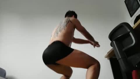 Snapshot of kanaua_taigaura chatting on 12.15.24 Kanaua Taiguara online show from 12.15.24