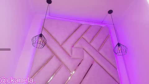 Snapshot of kanela_miller_ chatting on 10.04.25 Cami online show from 10.04.25