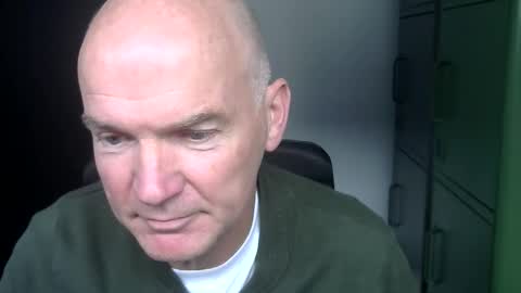 Snapshot of kapitein_rob chatting on 10.18.25 Robbie online show from 10.18.25