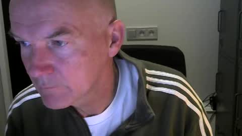 Snapshot of kapitein_rob chatting on 10.19.25 Robbie online show from 10.19.25