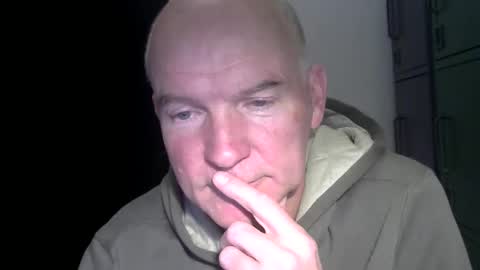 Snapshot of kapitein_rob chatting on 11.14.25 Robbie online show from 11.14.25