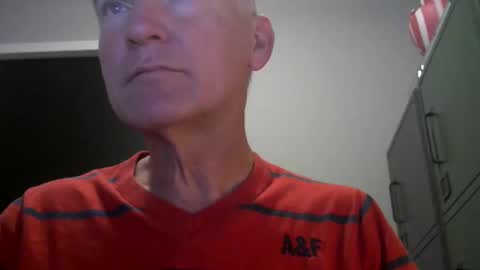 Snapshot of kapitein_rob chatting on 11.17.25 Robbie online show from 11.17.25