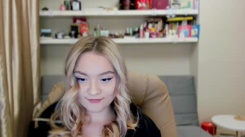 Snapshot of kara_smith_ chatting on 02.12.26 Kara. Off from 15th till 24th of December online show from 02.12.26