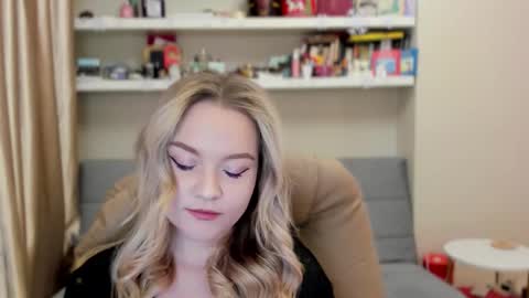 Snapshot of kara_smith_ chatting on 02.21.26 Kara. Off from 15th till 24th of December online show from 02.21.26