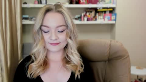 Snapshot of kara_smith_ chatting on 02.22.26 Kara. Off from 15th till 24th of December online show from 02.22.26