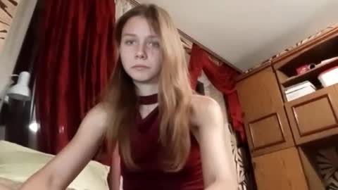 Snapshot of karaescorcia chatting on 11.27.25 Ria online show from 11.27.25