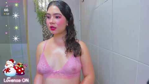 Snapshot of karenpautt chatting on 12.23.24 Karen online show from 12.23.24