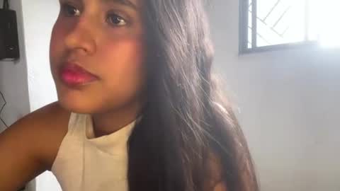Snapshot of kariina_candy chatting on 06.18.26 kariina candy and fox online show from 06.18.26