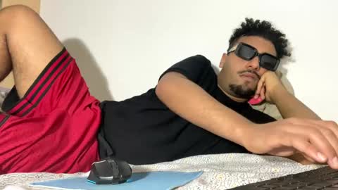 Snapshot of karim03larbi chatting on 01.18.25 karim03larbi online show from 01.18.25