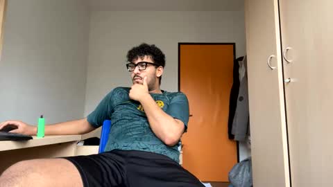 Snapshot of karim03larbi chatting on 02.28.25 karim03larbi online show from 02.28.25