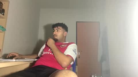 Snapshot of karim03larbi chatting on 03.11.25 karim03larbi online show from 03.11.25