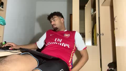 Snapshot of karim03larbi chatting on 03.12.25 karim03larbi online show from 03.12.25