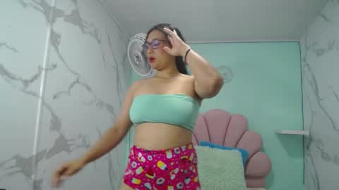 Snapshot of karime_sexygirl chatting on 01.20.25 Karime online show from 01.20.25