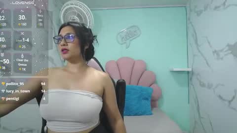 Snapshot of karime_sexygirl chatting on 01.28.25 Karime online show from 01.28.25