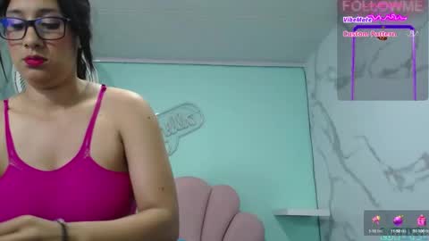Snapshot of karime_sexygirl chatting on 02.05.25 Karime online show from 02.05.25
