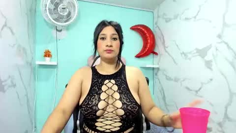 Snapshot of karime_sexygirl chatting on 09.27.25 Karime online show from 09.27.25