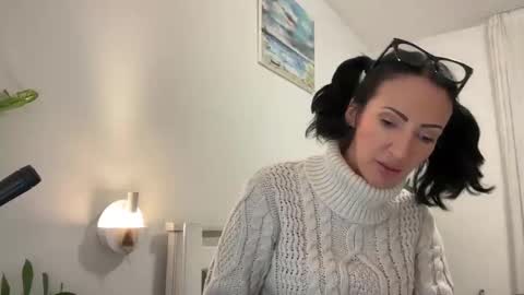 Karina online show from 02.28.25