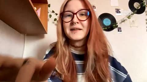 Snapshot of karinamuccia chatting on 02.16.26 Karina online show from 02.16.26