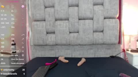 KarinaSimonz online show from 12.18.24