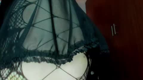 Snapshot of karinna__raven chatting on 09.11.25 KARINNA RAVEN online show from 09.11.25