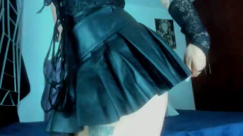 Snapshot of karinna__raven chatting on 10.10.25 KARINNA RAVEN online show from 10.10.25