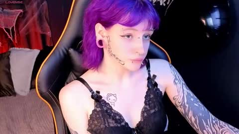 Snapshot of karkadeshk chatting on 10.27.25 karkadeshk online show from 10.27.25