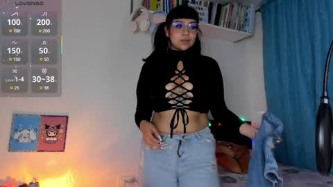 Snapshot of karla__1 chatting on 01.19.25 Ill be on at sunday see u Lynn Could u help me to reach 100 Thmbs upp plssss Independent girl 3 online show from 01.19.25