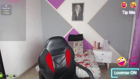 Snapshot of karla_charloby chatting on 02.04.25 Karla online show from 02.04.25