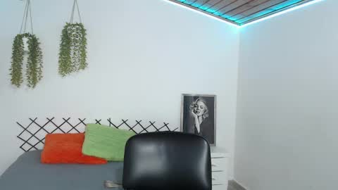 Snapshot of karla_charloby chatting on 09.25.25 Karla online show from 09.25.25