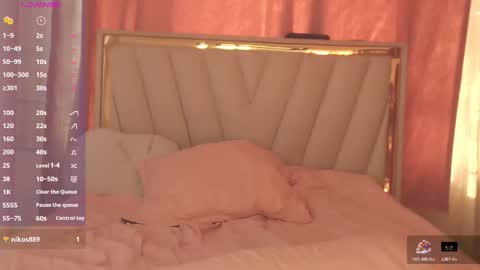 Snapshot of karla_charloby chatting on 11.10.25 Karla online show from 11.10.25