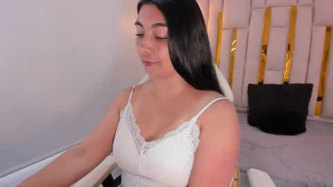 Snapshot of karla_hernandez chatting on 02.17.25 Karla online show from 02.17.25