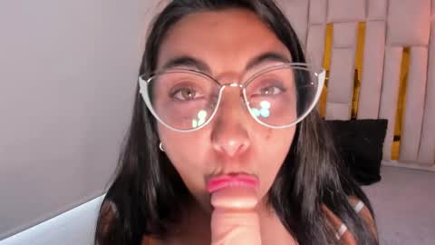 Snapshot of karla_hernandez chatting on 02.17.25 Karla online show from 02.17.25