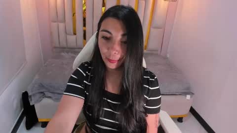 Snapshot of karla_hernandez chatting on 03.12.25 Karla online show from 03.12.25