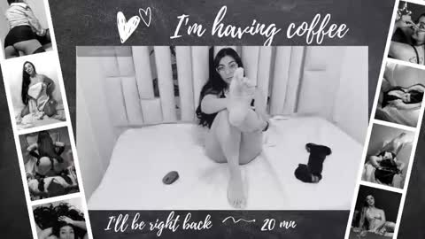 Snapshot of karla_hernandez chatting on 10.18.25 Karla online show from 10.18.25