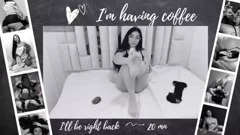 Snapshot of karla_hernandez chatting on 10.19.25 Karla online show from 10.19.25