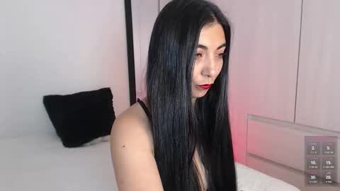 Snapshot of karla_hernandez chatting on 11.04.25 Karla online show from 11.04.25