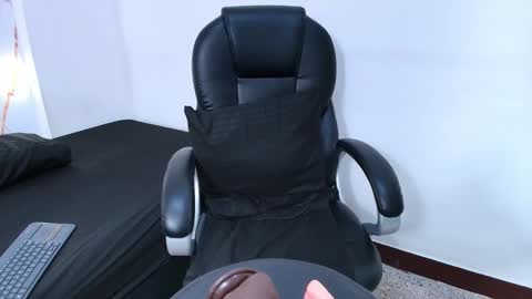 Snapshot of karla_hilton1 chatting on 12.13.25 karla_hilton1 online show from 12.13.25