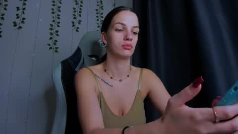 Snapshot of karla_lim chatting on 11.03.25 karla_lim online show from 11.03.25