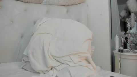 Snapshot of karlagirlfox chatting on 06.22.26 KARLA A online show from 06.22.26