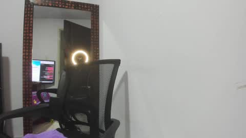 Snapshot of karljensen33 chatting on 01.19.25 karlgenjen online show from 01.19.25