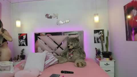 Karly Moonns online show from 06.18.26